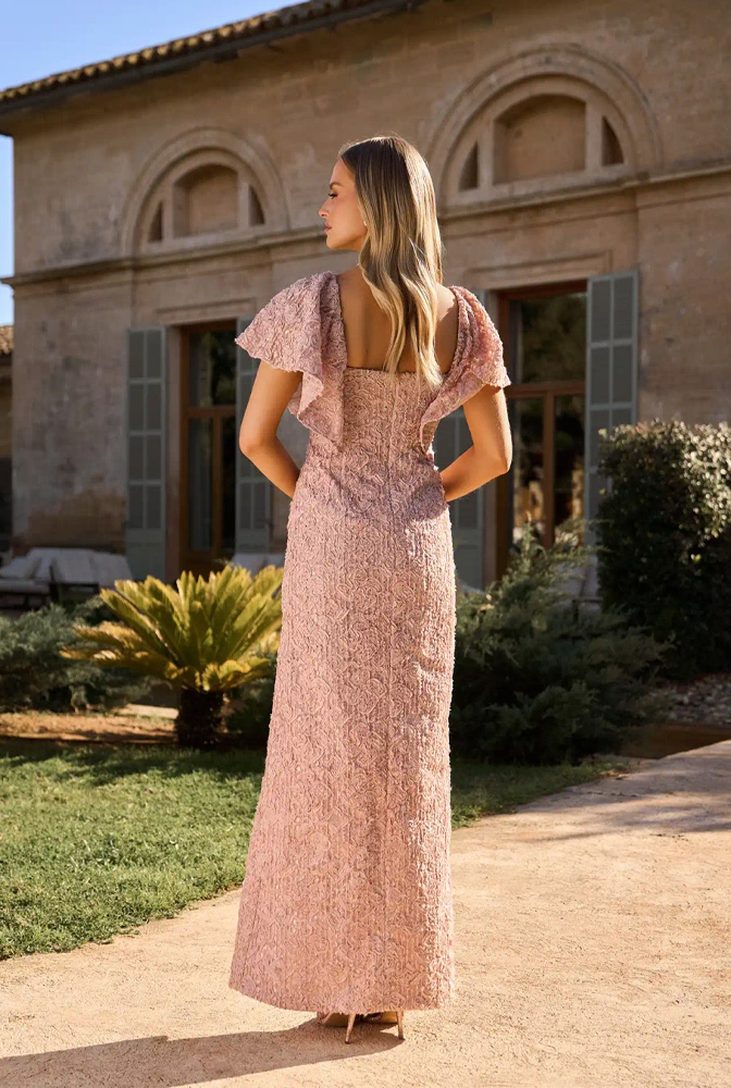 Briller après la tombée de la nuit : robes à sequins pour une soirée