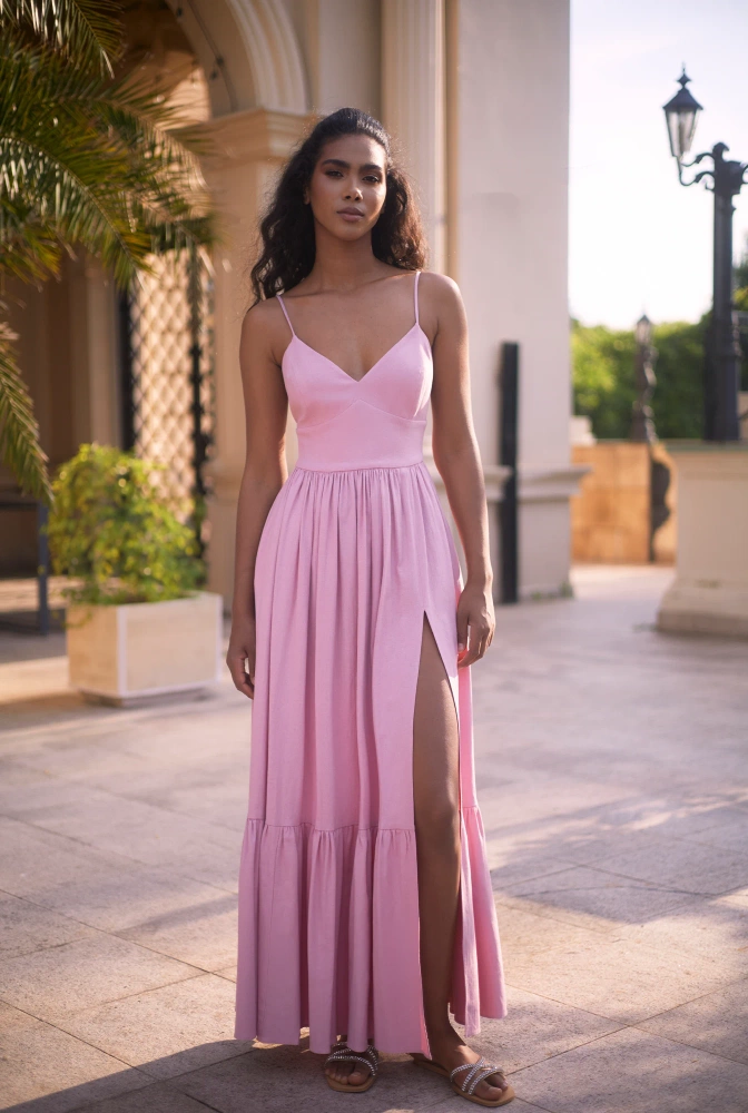 Kamalla Pink - une harmonie de rose dans une robe longue