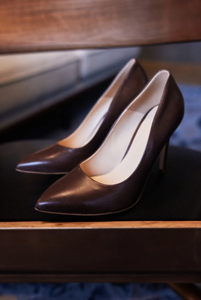Paris - Escarpins classiques en cuir de couleur chocolat