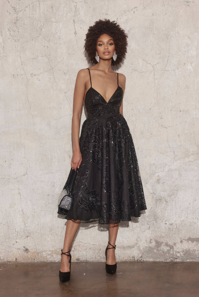 Lynn - une charmante dentelle en forme de midi