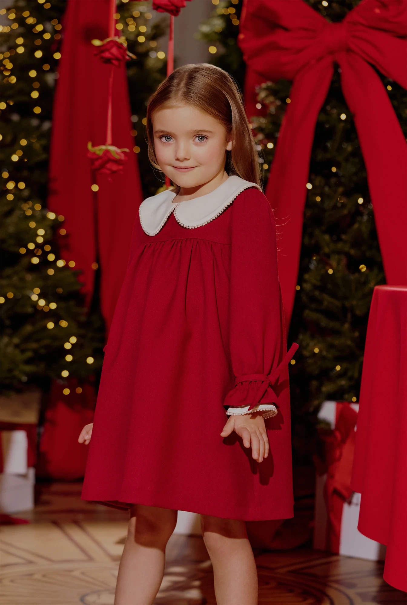 Majka - robe rouge à collet pour enfants