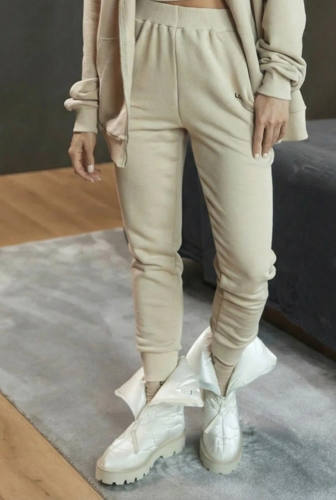 Boston Beige - pantalon beige avec logo et bordures côtelées