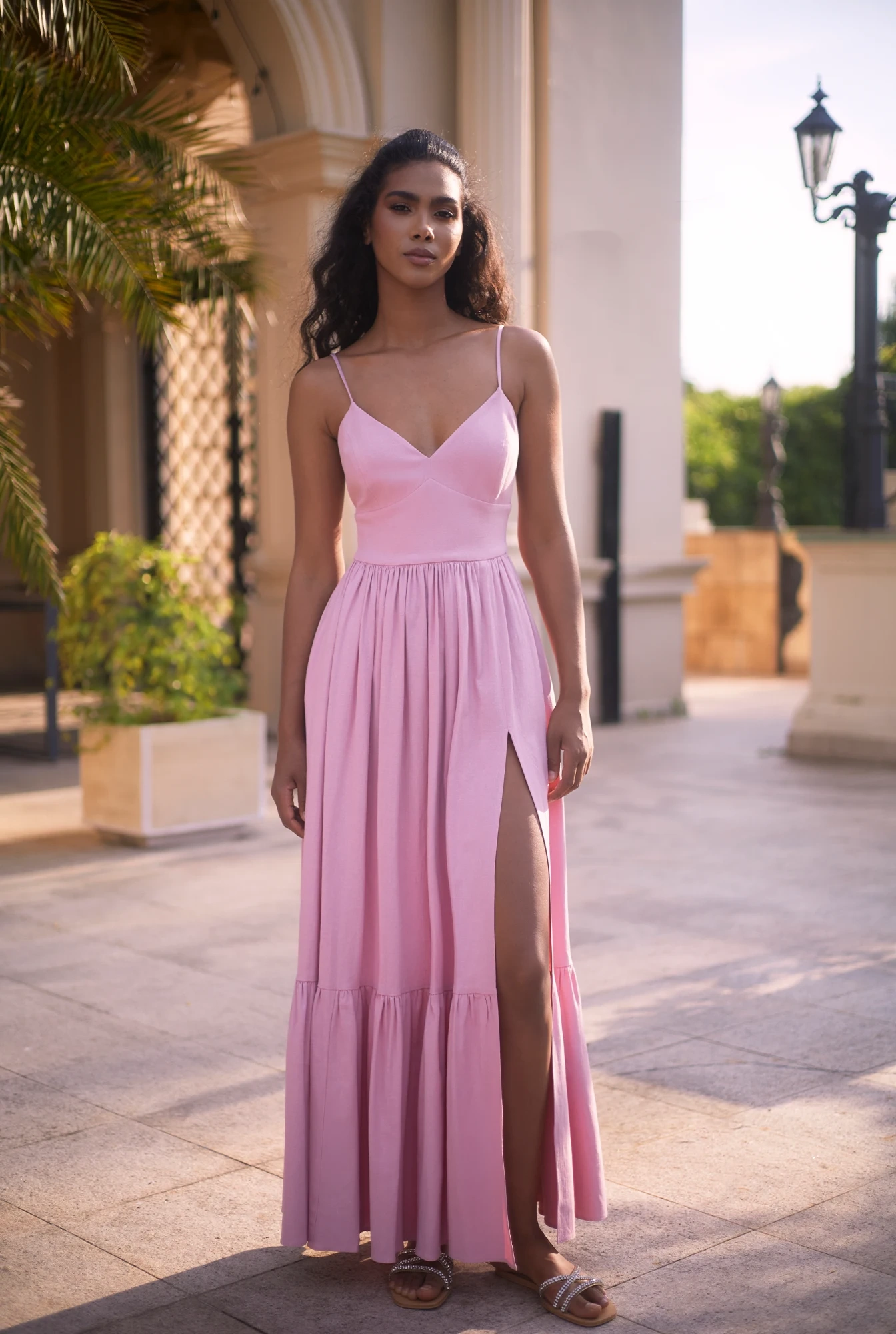 Kamalla Pink - une harmonie de rose dans une robe longue
