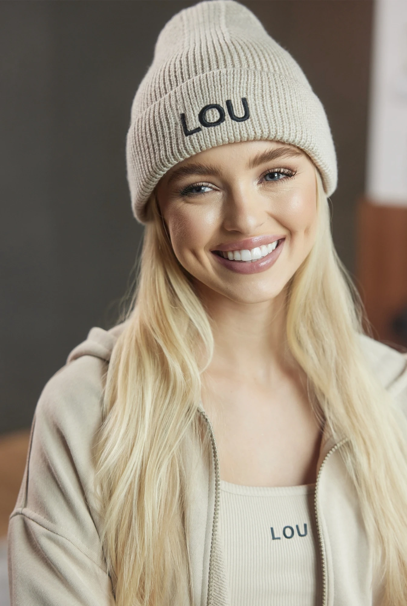 Casquette d'hiver beige avec logo Lou